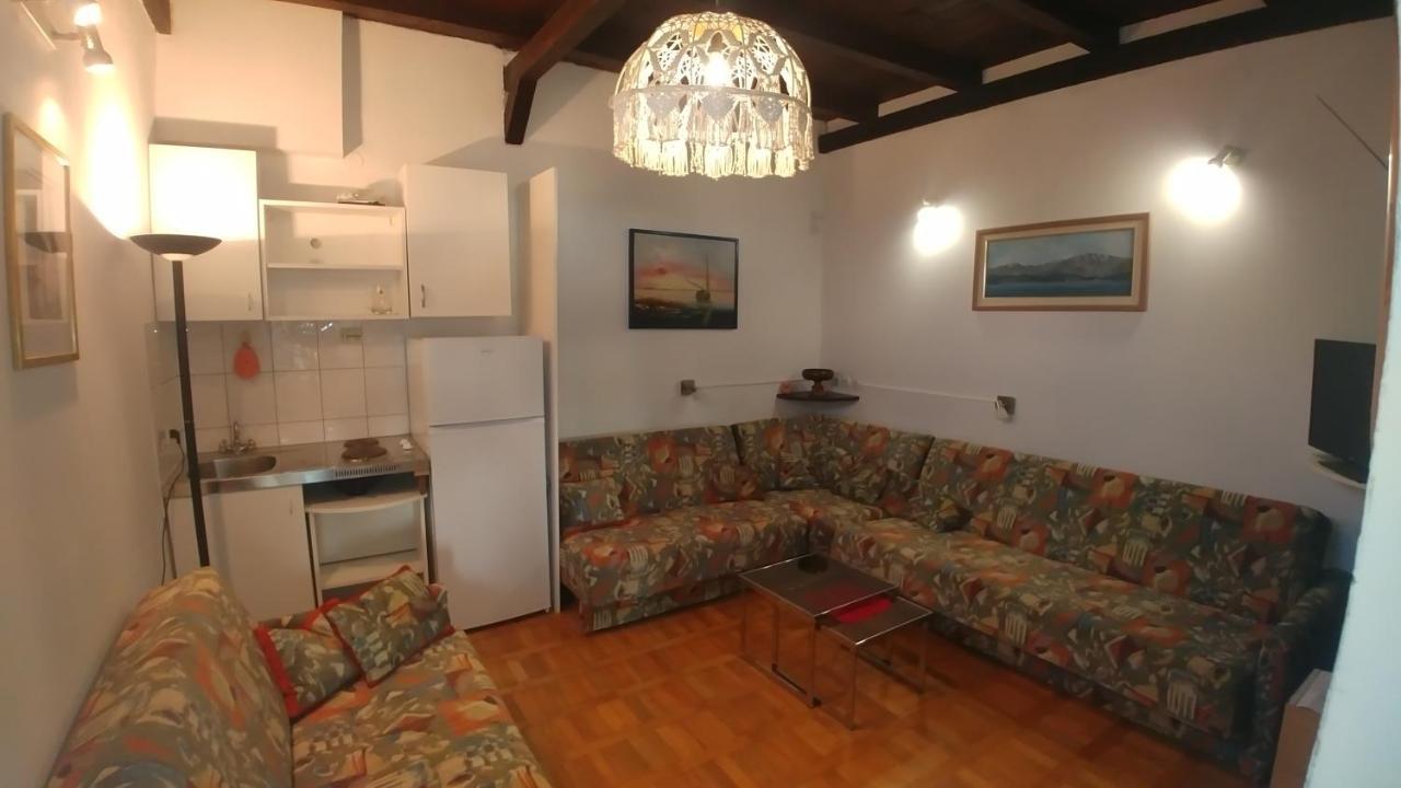 Apartments Marija Bajto Nečujam Exteriör bild
