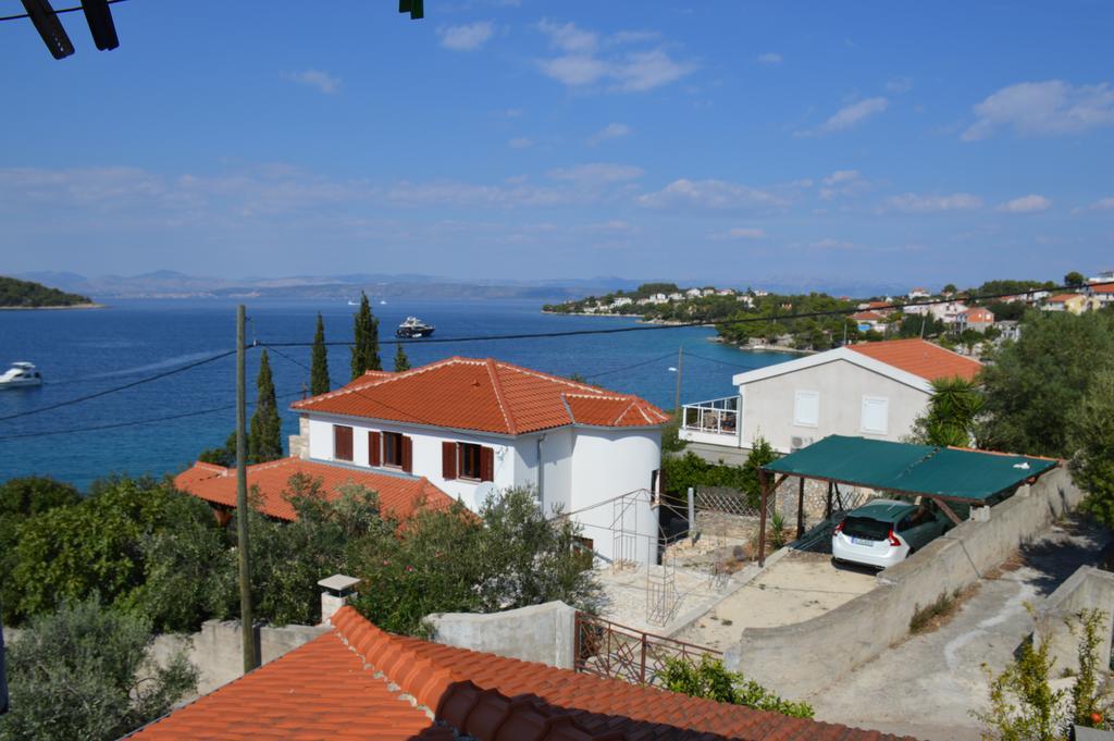 Apartments Marija Bajto Nečujam Exteriör bild